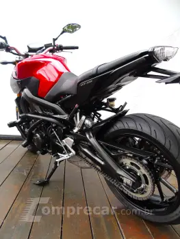 YAMAHA MT-09