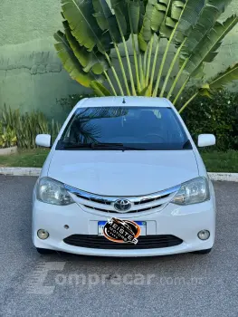 Toyota ETIOS 1.5 XLS Sedan 16V 4 portas