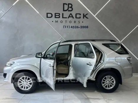 Hilux SW4 SRV D4-D 4x4 3.0 TDI Dies. Aut