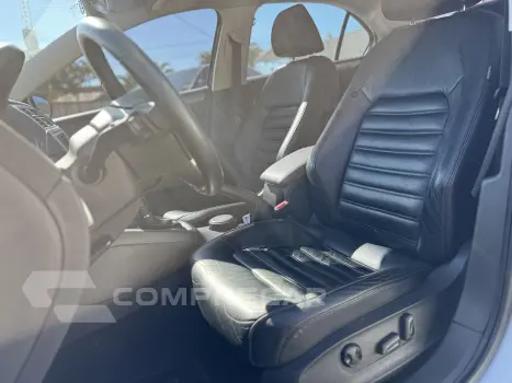 JETTA Highline 2.0 TSI 16V 4p Tiptronic