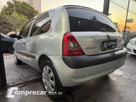 Clio Authentique 1.0 8V 3p