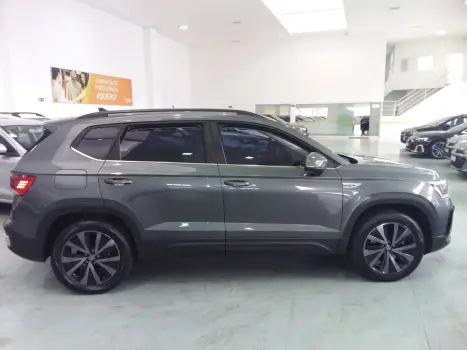 TAOS 1.4 250 TSI TOTAL FLEX COMFORTLINE AUTOMÁTICO