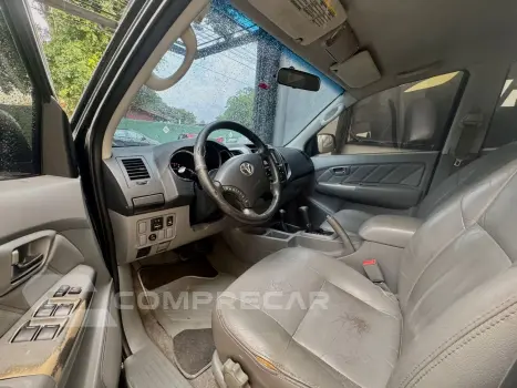 HILUX 2.4 4X4 8V