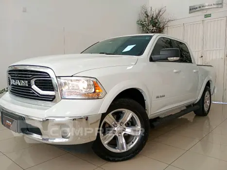 RAM CLASSIC 5.7 V8 GASOLINA LARAMIE CD 4X4 AUTOMÁTICO 4 portas