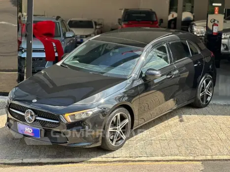 Mercedes-Benz A250 4 portas