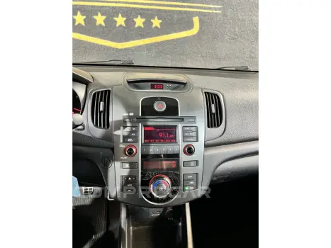 CERATO 1.6 E.213 SEDAN 16V GASOLINA 4P MANUAL