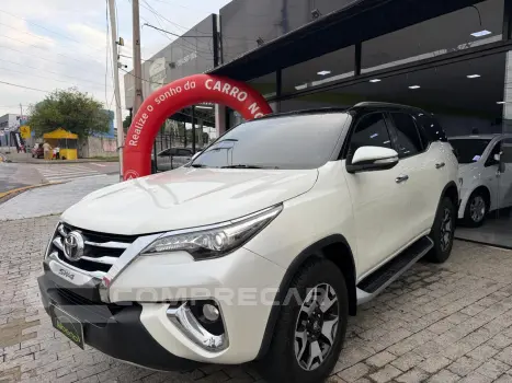 Toyota HILUX 2.8 SRX 4X4 CD 16V 4 portas