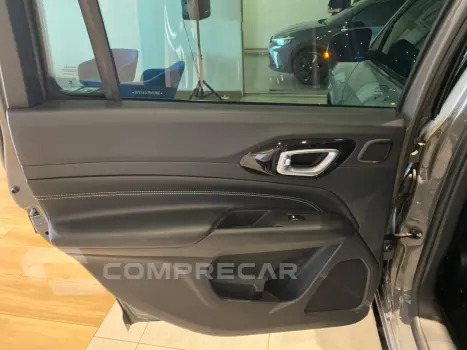 Commander 2.0 16V 4P HURRICANE 4 TURBO BLACKHAWK AUTOMÁTICO