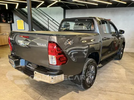 Hilux Caminhonete 2.8 16V 4P SR 4X4 DIESEL CABINE DUPLA AUTO