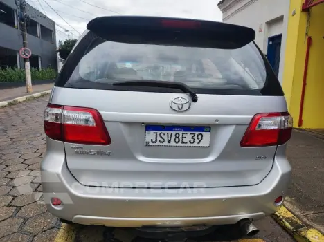 Hilux SW4 SR 4x2 2.7/2.7 Flex 16V Mec.