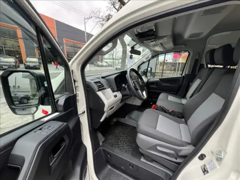 HIACE 2.8 D-4d Turbo Minibus 15+1 DX