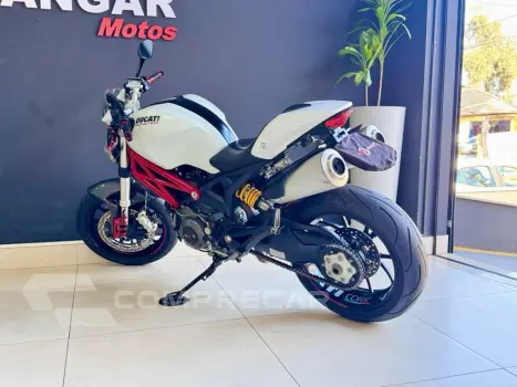 MONSTER 796
