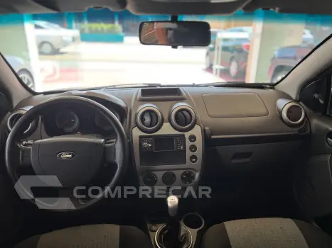 FIESTA 1.6 ROCAM SE SEDAN 8V FORD