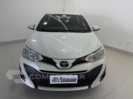 YARIS HB XL 13 AT