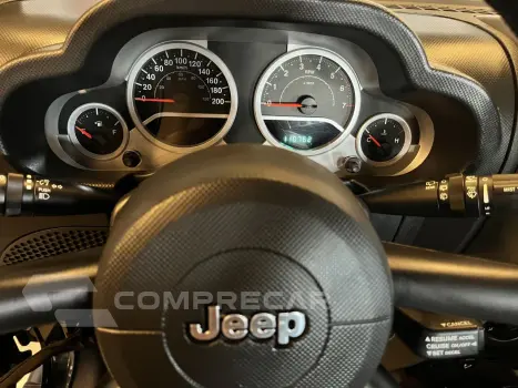 Wrangler 3.8 V6 12V SPORT TETO RÍGIDO AUTOMÁTICO