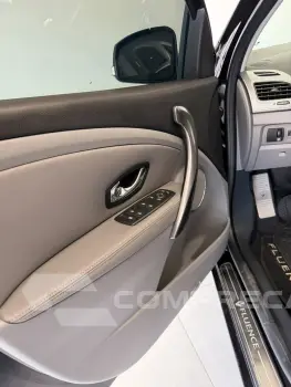 RENAULT FLUENCE Sedan Privilège 2.0 16V FLEX Aut