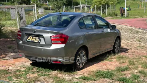 CITY 1.5 LX Sedan 16V