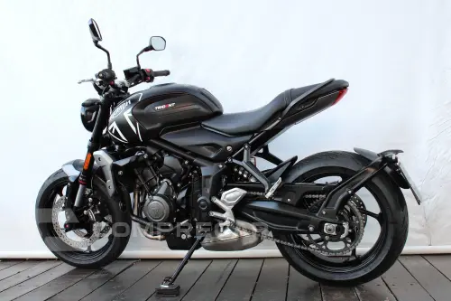 TRIUMPH TRIDENT 660
