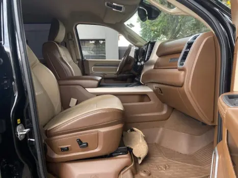 2500 6.7 I6 Turbo Laramie CD 4X4