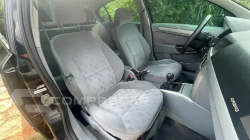 VECTRA 2.0 MPFI Elegance 8V