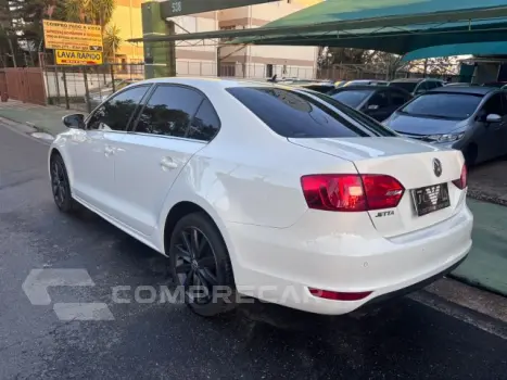 JETTA - 2.0 COMFORTLINE 4P TIPTRONIC