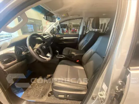 HILUX 2.8 D-4D TURBO DIESEL CD SRX 4X4 AUTOMÁTICO