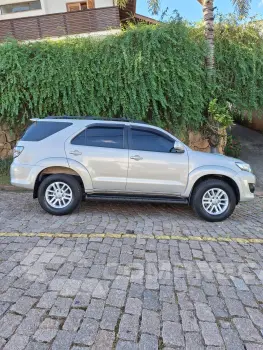 HILUX 3.0 SRV 4X4 CD 7 Lugares 16V Turbo Intercooler