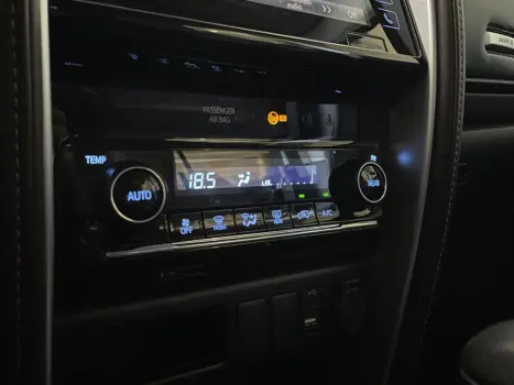 HILUX SW4 2.7 SRV 7 LUGARES 4X2 16V FLEX 4P AUTOMÁTICO