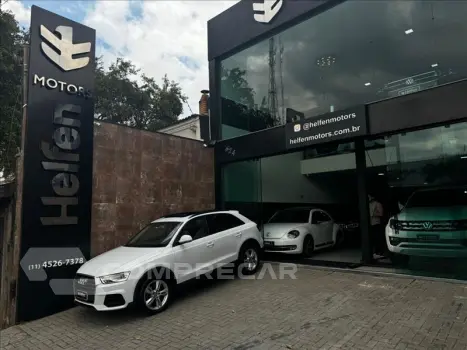 Audi Q3 1.4 TFSI Ambiente 4 portas