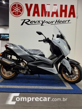 XMAX 300