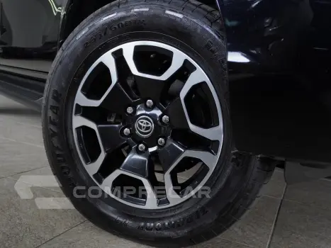 HILUX 2.8 D-4D TURBO DIESEL CD SRX 4X4 AUTOMÁTICO
