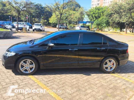CIVIC - 1.8 EXS 16V 4P AUTOMÁTICO