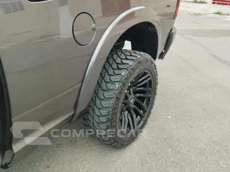 2500 6.7 I6 Turbo Laramie Night Edition CD 4X4