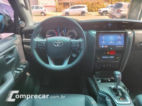 Hilux SW4 SRX 4x4 2.8 TDI 16V Dies. Aut. 7 Lugares