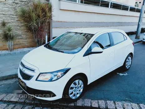 CHEVROLET ONIX 1.4 MPFI LT 8V 4 portas