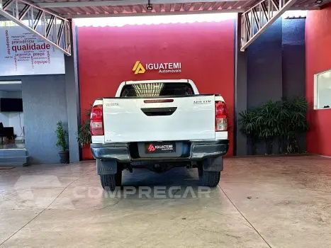 HILUX HILUX CD STD 2.8 16V TURBO DIE 4X4 4P C/AR