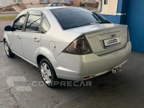 FIESTA SEDAN - 1.6 ROCAM SEDAN 8V 4P MANUAL
