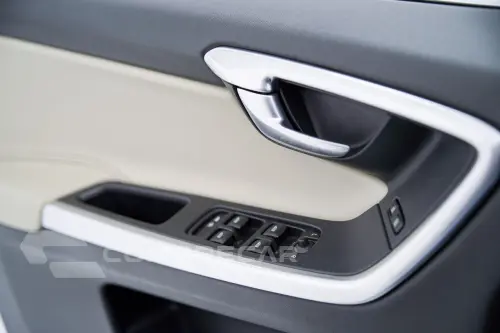 XC 60 2.0 T5  5p