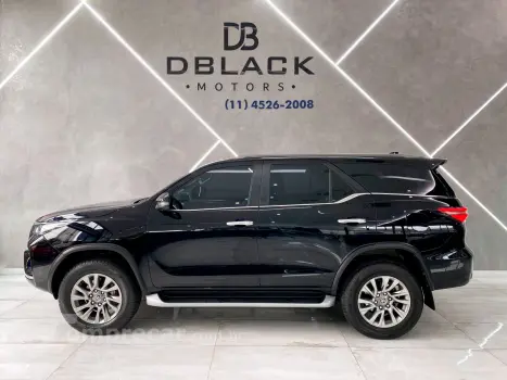 Hilux SW4 SRX 4x4 2.8 TDI 16V Dies. Aut.