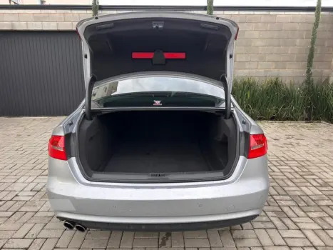 A4 1.8 TFSI AMBIENTE AVANT GASOLINA 4P MULTITRONIC