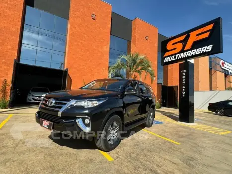 Toyota HILUX SW4 SRV 4X2 2.7 FLEX 16V AUT 5 portas