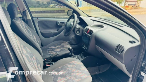 CORSA 1.8 MPFI Maxx Sedan 8V