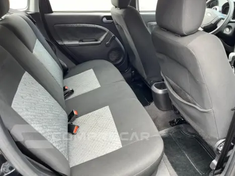 FIESTA 1.6 MPI Class Hatch 8V