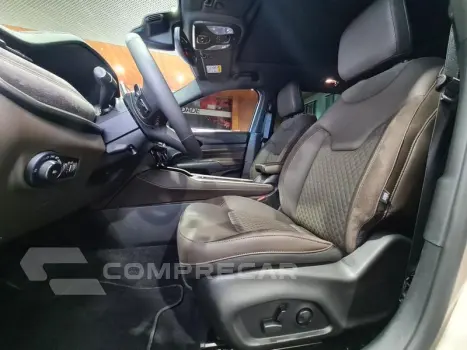 Commander Overl. 2.2 TD 4x4 Diesel Aut.