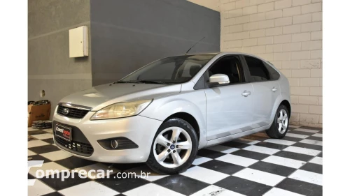 FORD FOCUS HATCH - 1.6 GLX 16V 4P MANUAL 4 portas