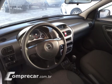 CORSA 1.4 MPFI Premium Sedan 8V