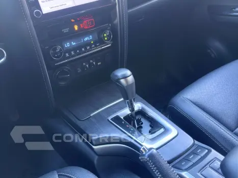 HILUX SW4 2.8 D-4D TURBO DIESEL SRX 4X4 AUTOMÁTICO