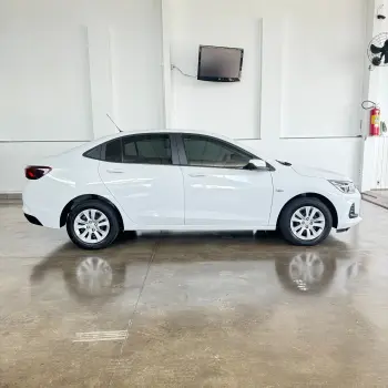 ONIX SEDAN Plus LT 1.0 12V Flex 4p Mec.