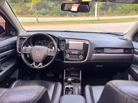 Outlander GT 4WD 3.0 V6 (Aut)