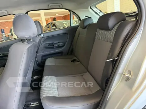 VOLKSWAGEN Gol 1.6